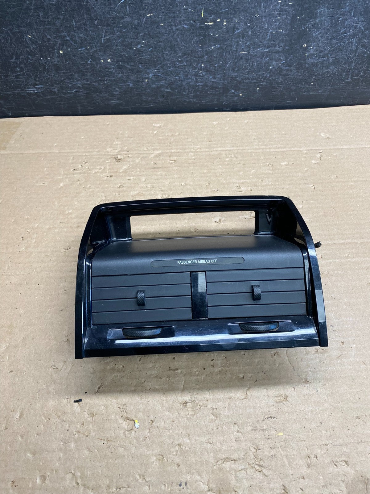 2008 to 2012 Ford Escape Center Dash Air Vent Panel Bezel Trim AG6467 DG0