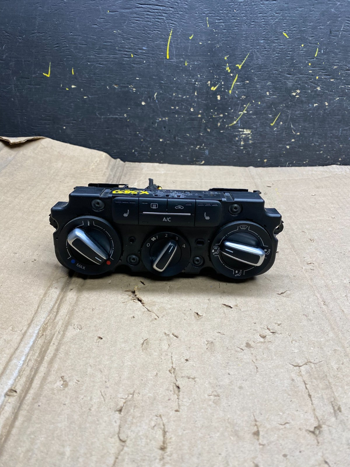 2011 - 2014 Volkswagen  Jetta Center Climate Control Panel AC Heater x5833  DG0