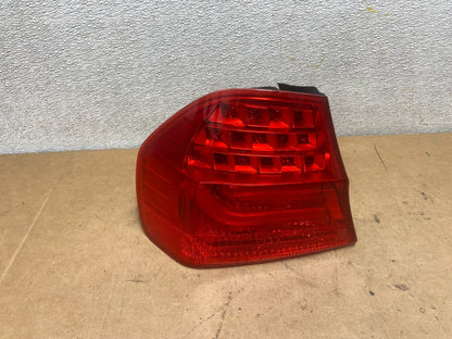 2009 2010 BMW 323i 325i 328i 335i 3 Series Left Driver Tail Light OEM X5219 DW0