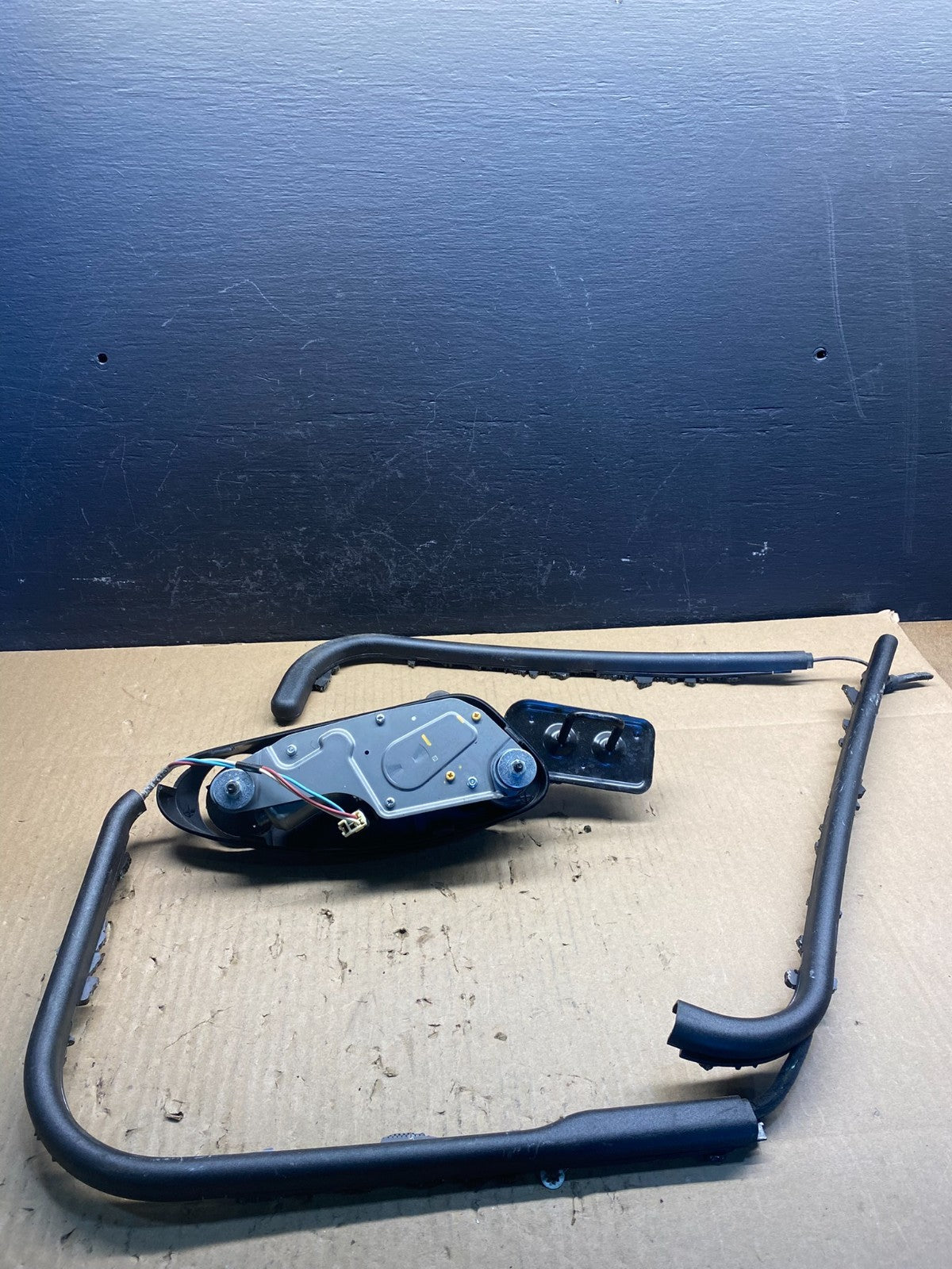 2011-2013 Jeep Grand Cherokee Tailgate Back Door Rear Wiper Motor Wiper AC2651 D2