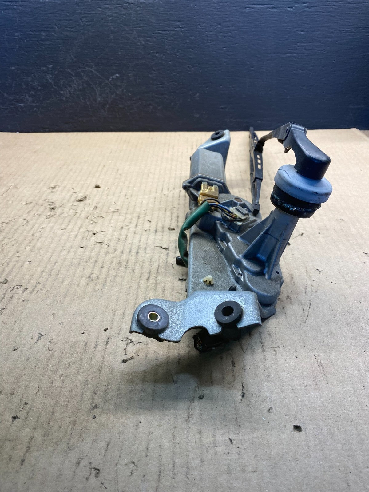 2000 to 2004 Subaru Legacy Wagon Rear Windshield Wiper Motor AC08364