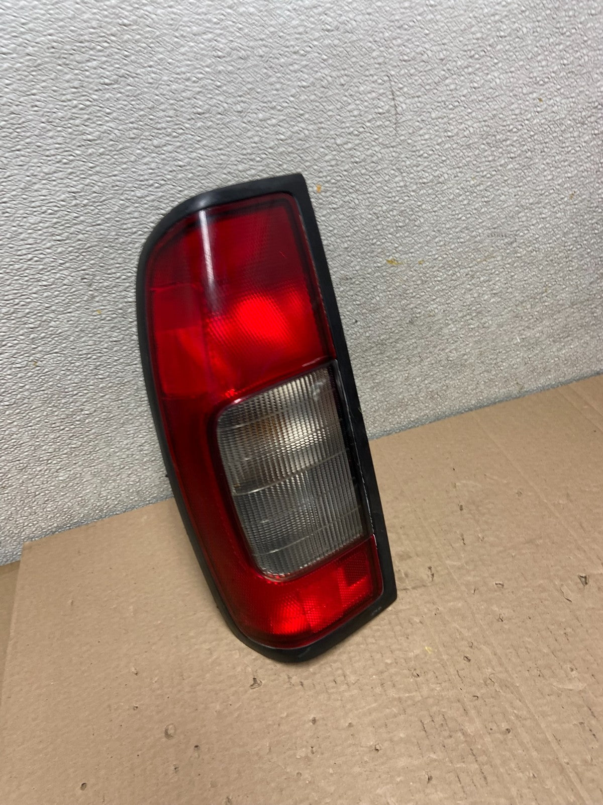 1998 1999 2000 Nissan Frontier Left Driver LH Side Tail light Oem AB2449 LK2
