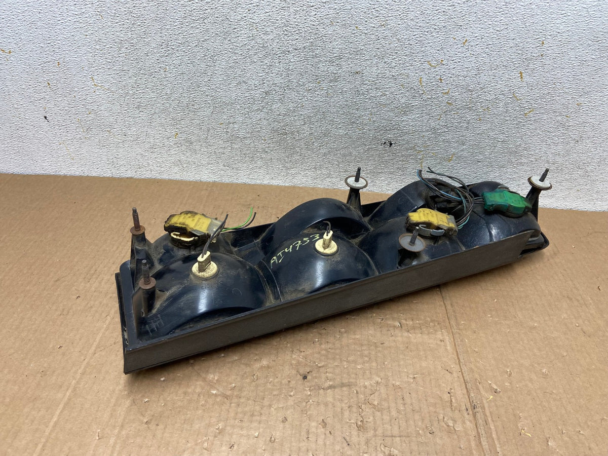 1986 to 1992 Pontiac Firebird Right Passenger RH Side Tail Light AI4753 LK4