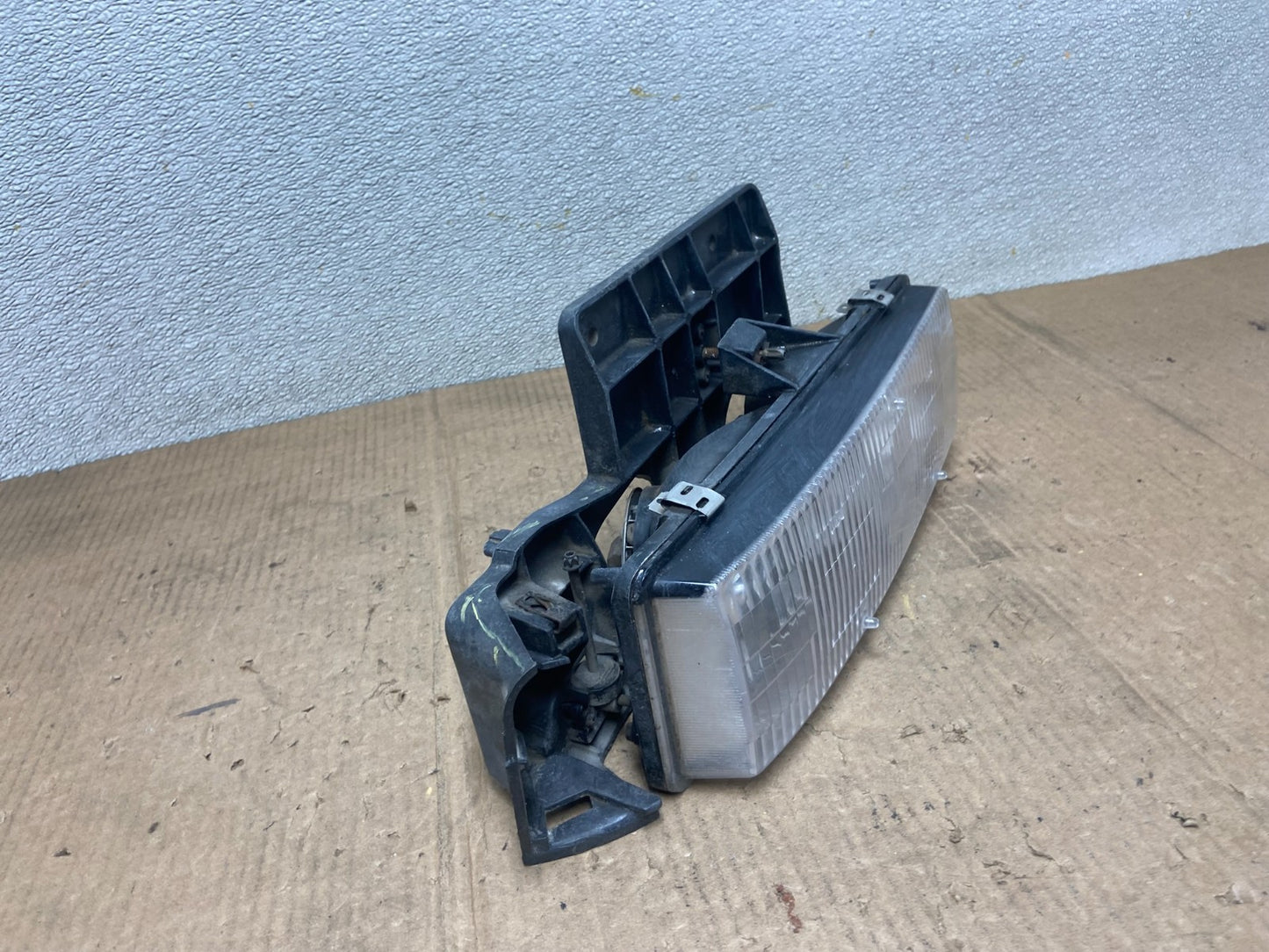 1995 to 2005 Chevrolet Astro Right Passenger Headlight OEM AA6662 DG2