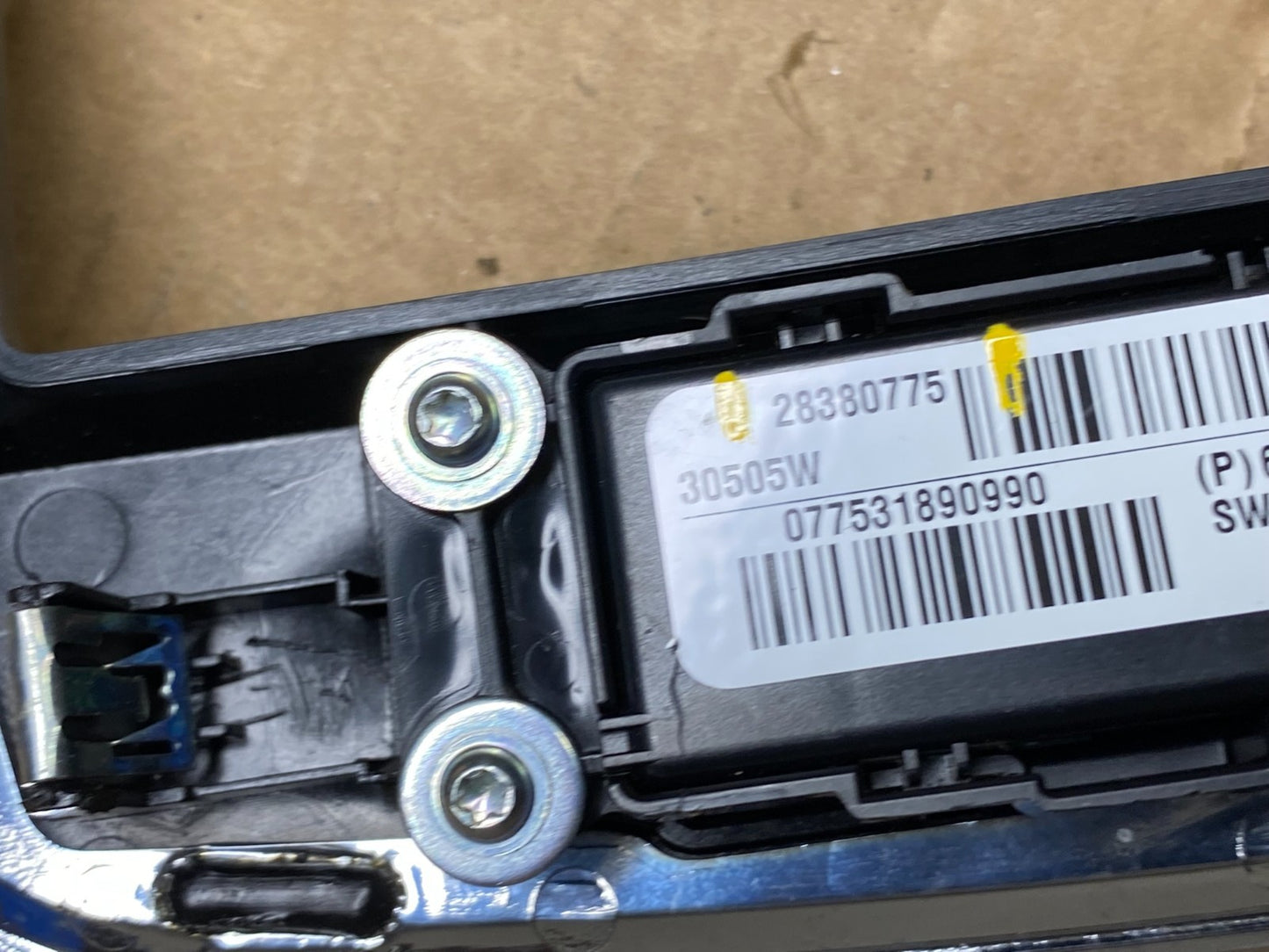 2011 - 2014 Chrysler 200 Dash Radio Bezel Trim Clock Hazard Bezel W6582 DG5