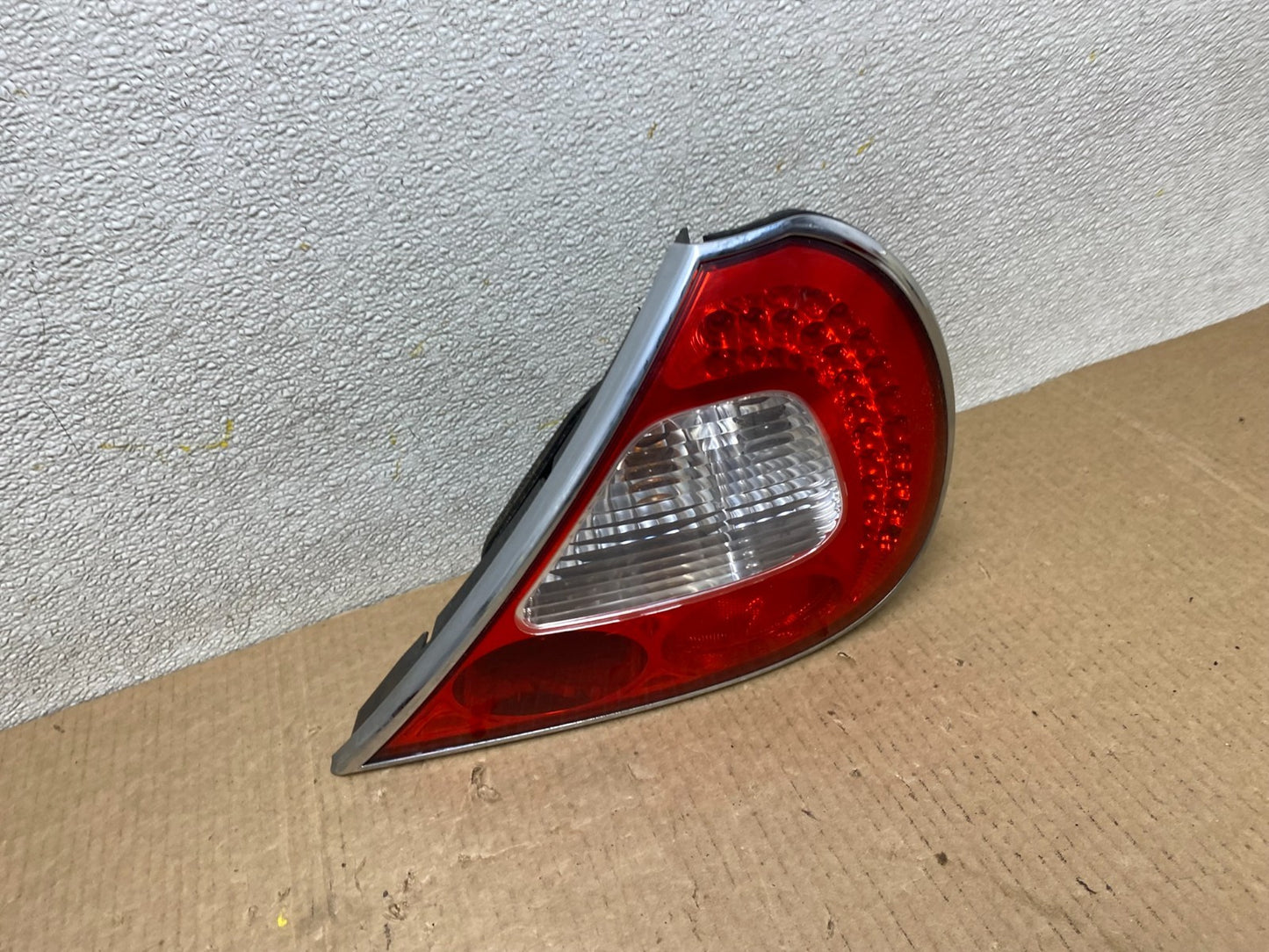 2008 to 2009 Jaguar XJ8 Right Passenger RH Side Tail Light OEM W5113 DW2