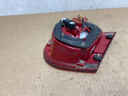 2004-2006 Kia Amanti Left LH Side Tail Light inner L8448 DW6