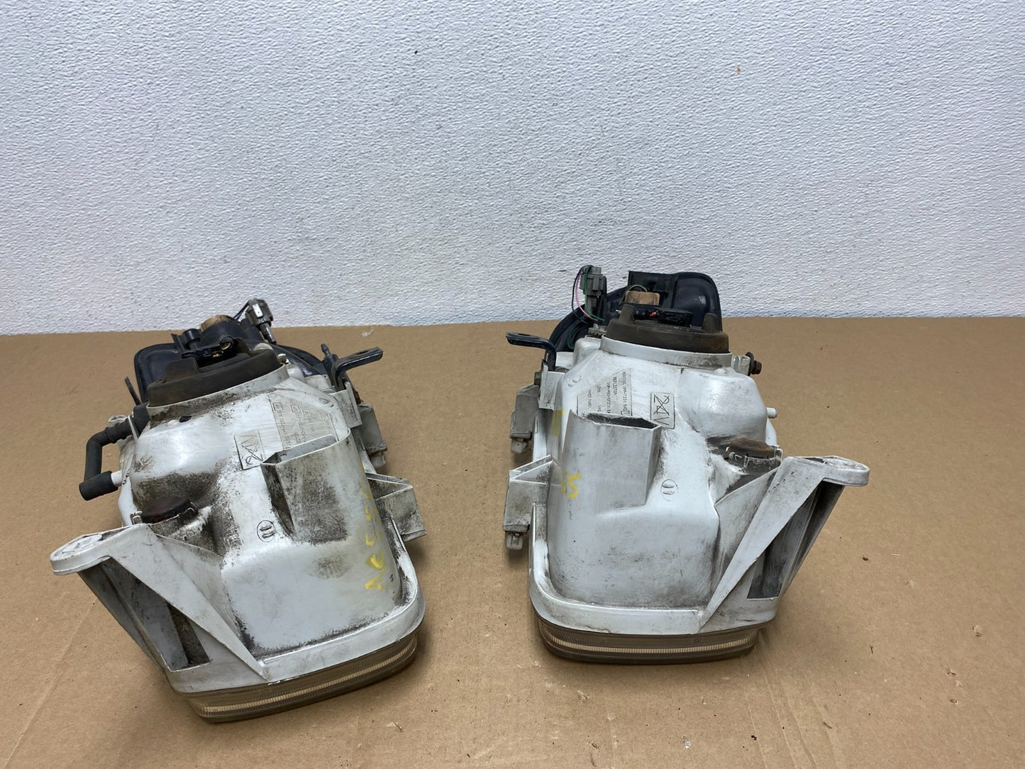 1999-2004 Nissan Pathfinder Left+Right Side Set Halogen Headlights Oem AC5565 DW10