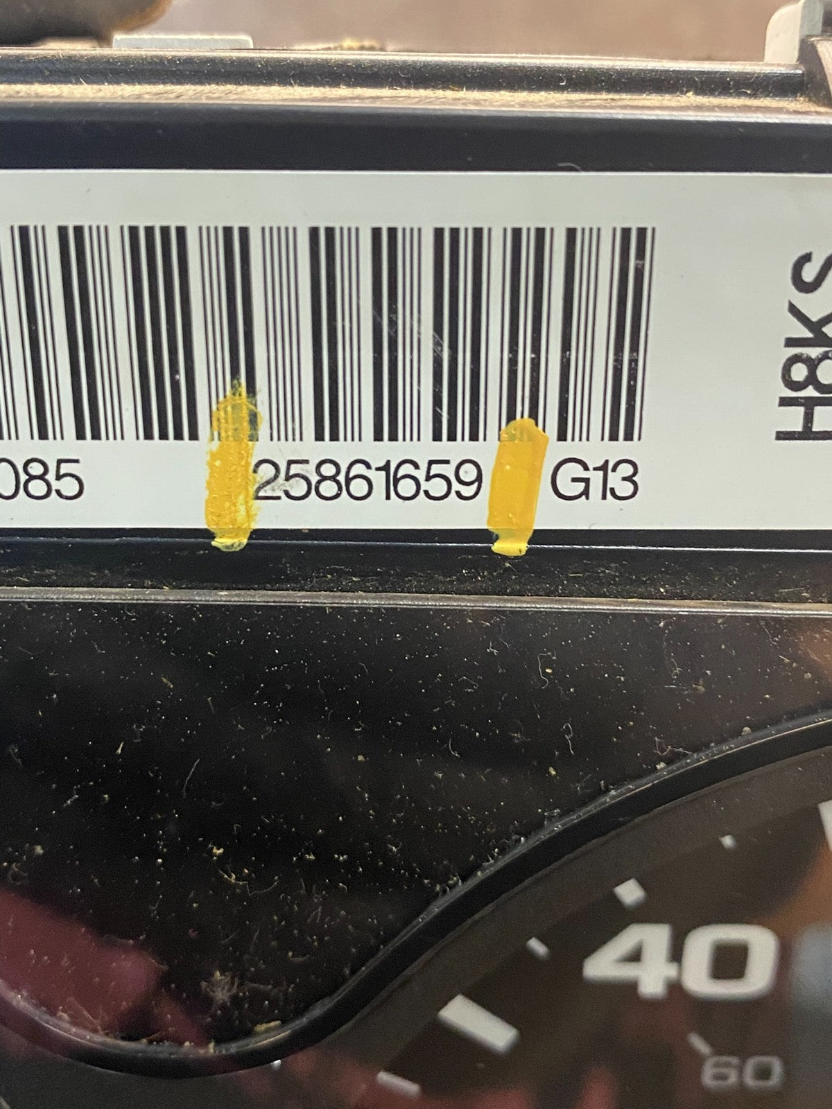 2007 to 2013 Chevrolet Silverado Suburban Cluster Gauge Speedometer OE AD1761 DG5