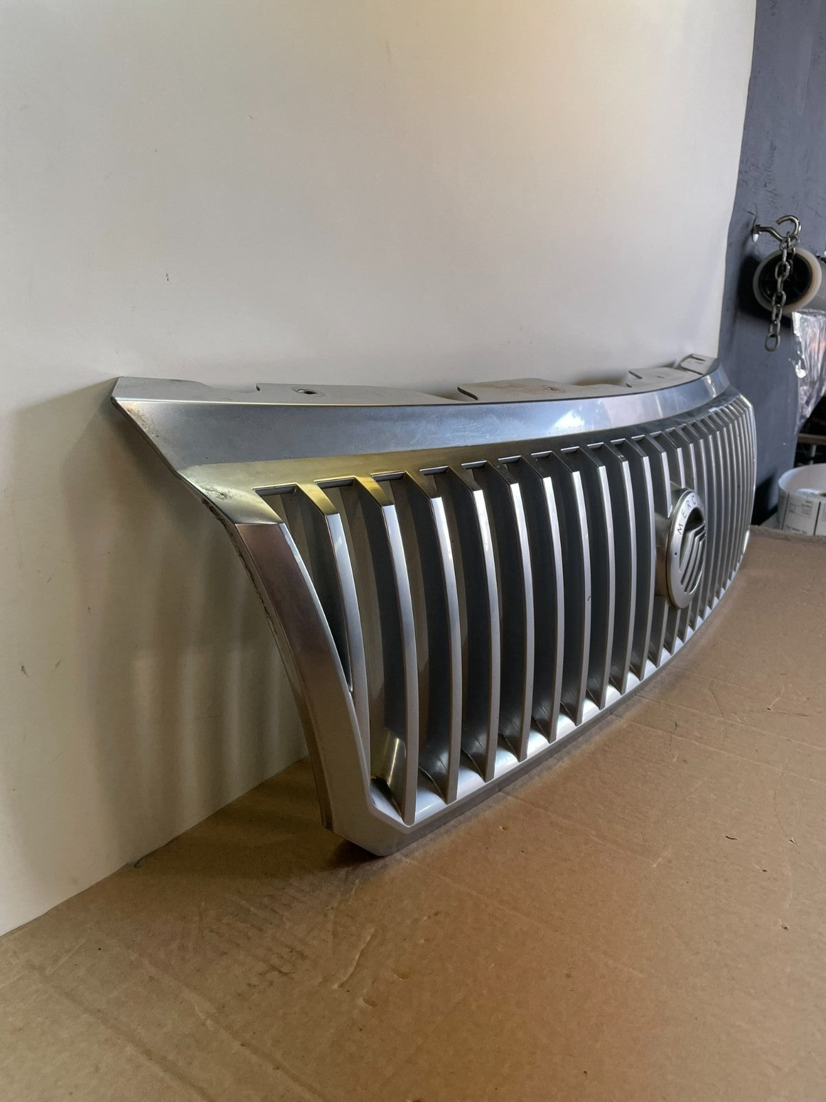 2002 to 2005 Mercury Mountaineer Front Upper Grill Grille AG9807 DG2