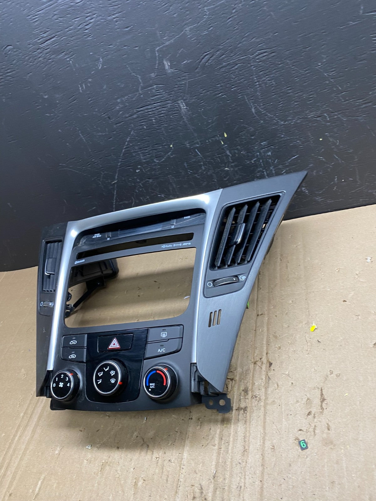 2011 to 2014 Hyundai Sonata Ac Heater Climate Control Temperature OEM AB9045  DG2