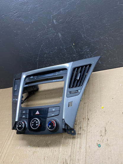 2011 to 2014 Hyundai Sonata Ac Heater Climate Control Temperature OEM AB9045  DG2