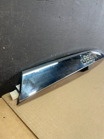 2011-2013 Jeep Grand Cherokee Liftgate Garnish Molding Trim W/ Camera AE3461 DG3