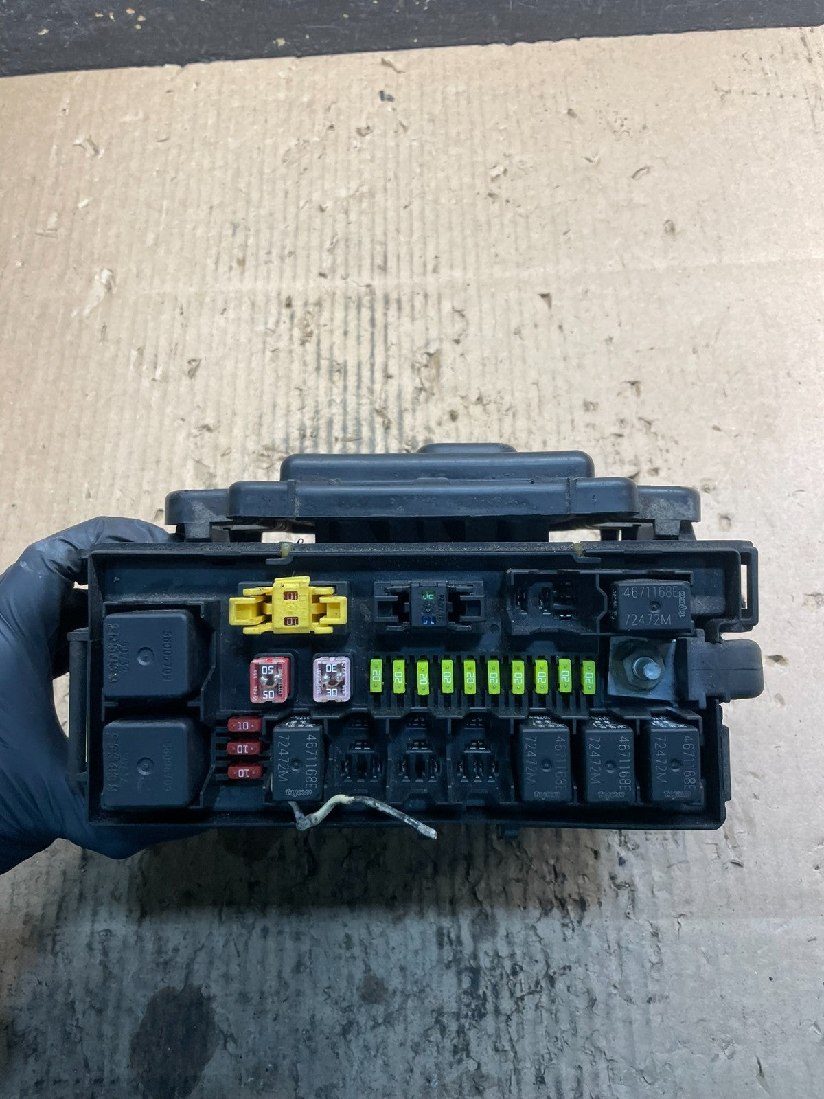 2005 Jeep Grand Cherokee Fuse Box BCM Body Control Module U9555 DG4