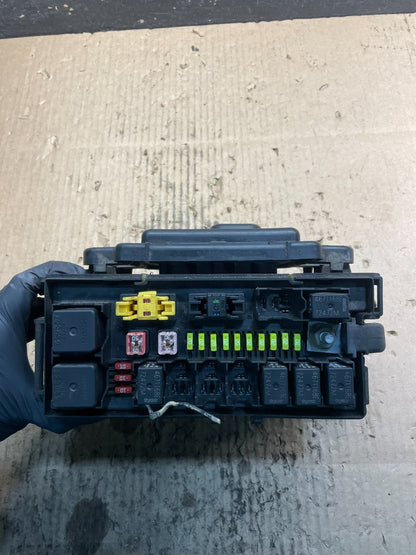 2005 Jeep Grand Cherokee Fuse Box BCM Body Control Module U9555 DG4