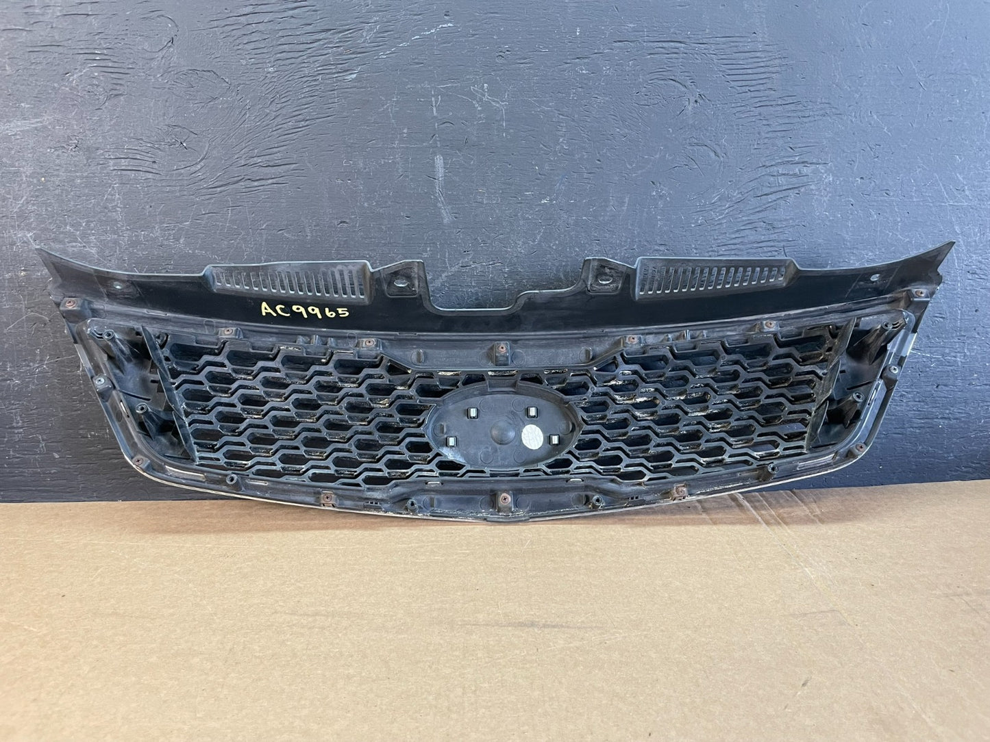 2010 to 2012 Kia Forte Koup Front Upper Grill Grille AC9965 DG5