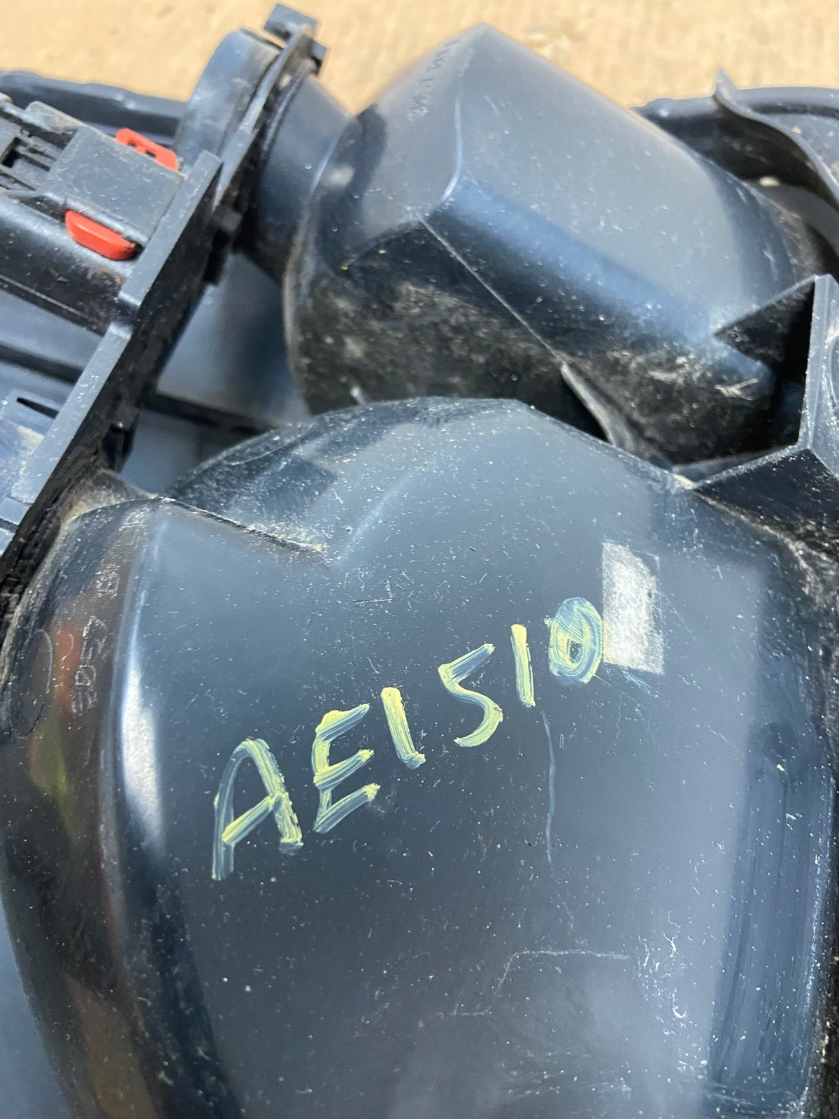 2004 - 2007 Dodge Grand Caravan Right Passenger Side Tail Light AE1510 LK7