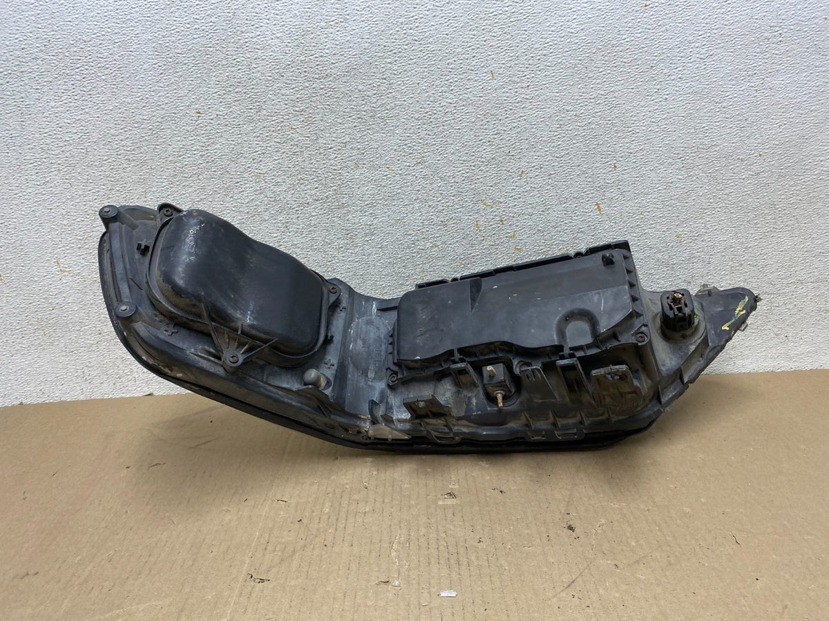 2005 to 2011 Lincoln Town Car Right Passenger Rh Side Headlight AH6737 DW6