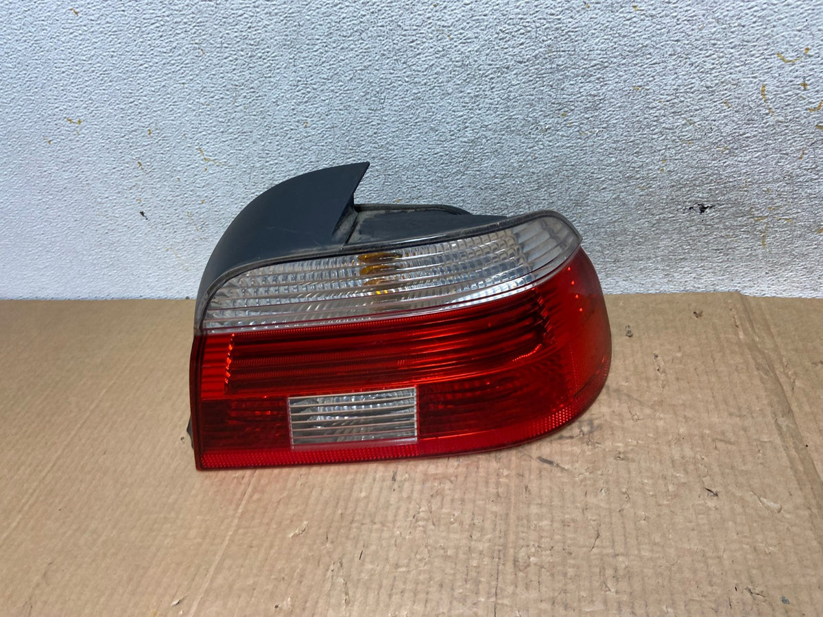 2001- 2003 BMW 5 Series E39 530i Right Passenger Rh Tail Light AI6611 LK0