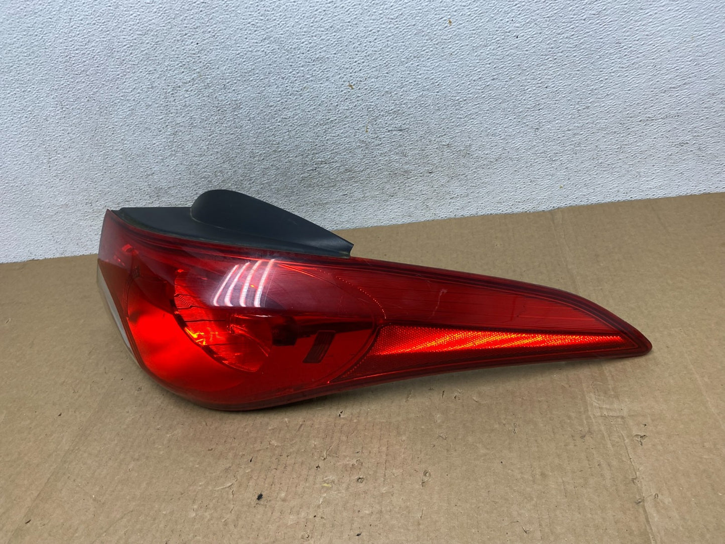 2011 2012 2013 Hyundai Elantra Sedan Right Passenger Tail Light AF9599 DW1