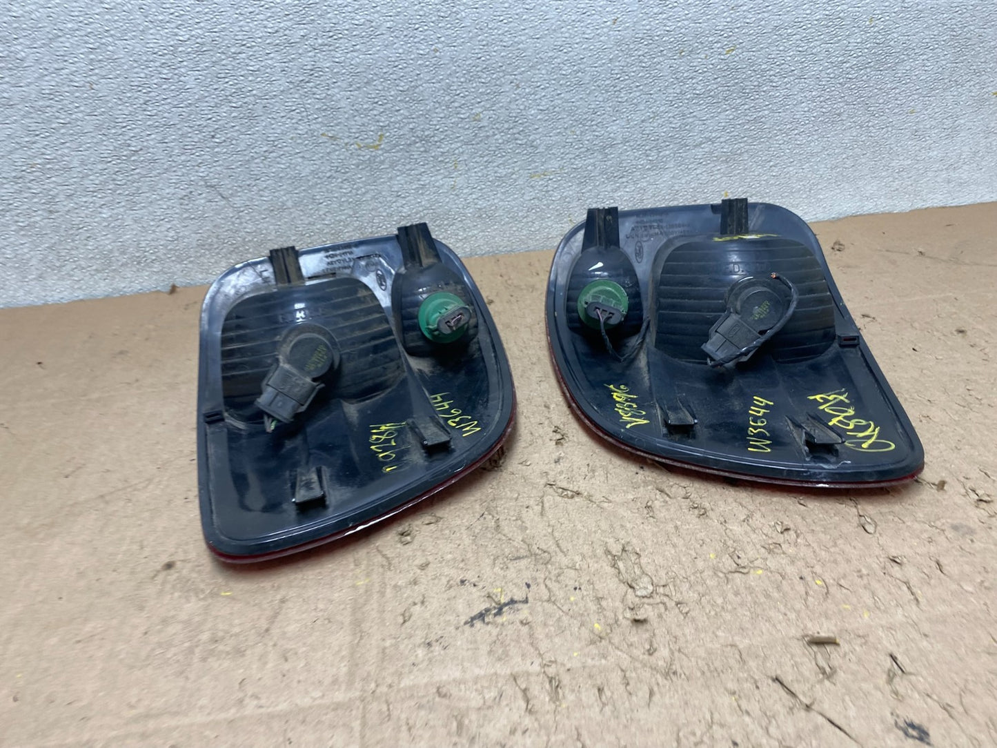 1997 to 1999 Ford F150 F-150 Left+Right Side Tail Lights Oem W3644 DW9