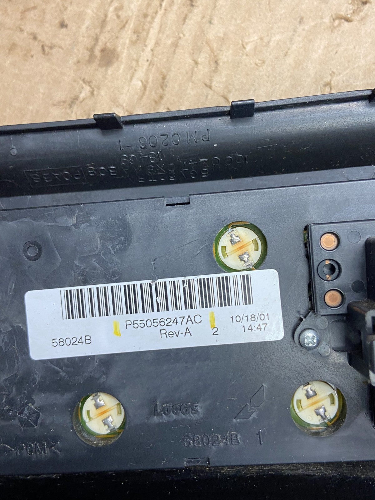 2002 to 2005 Dodge Ram Radio Climate Control Dash Air Vent Bezel Trim AE2052 DG5