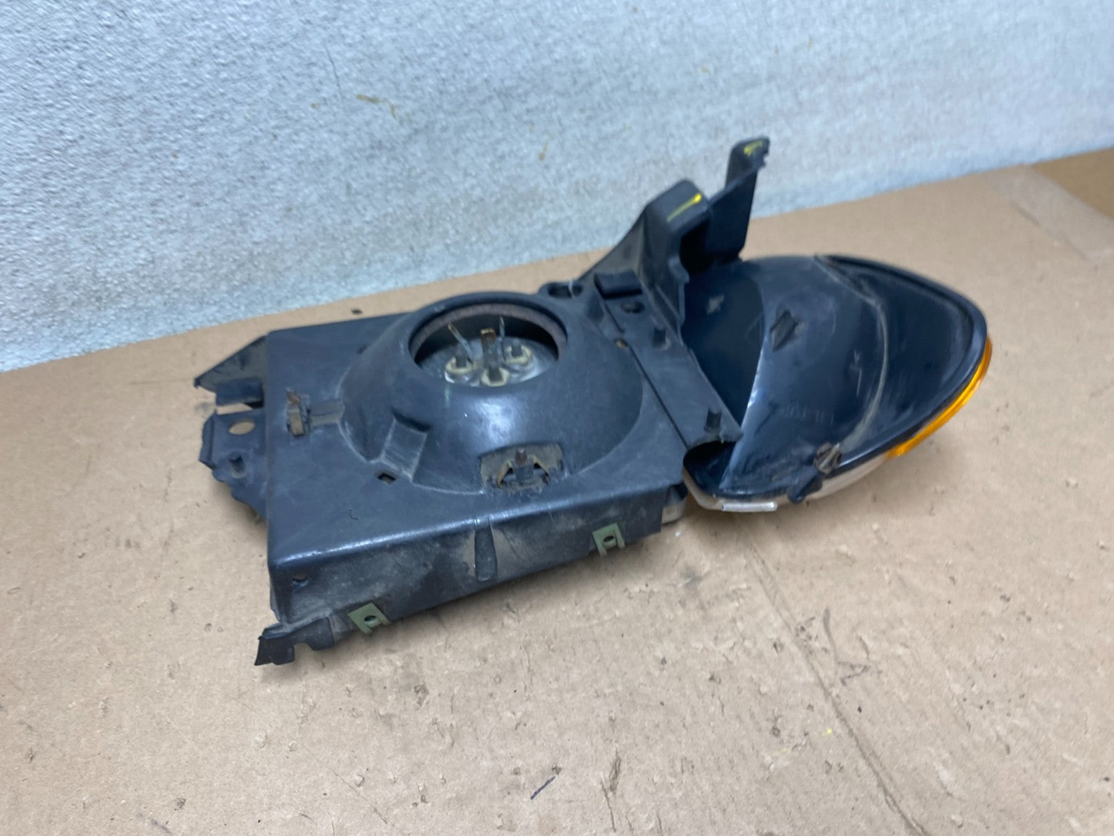 1993- to 1996 Ford E150 Van Driver Left Side Headlight Sealed Beam S3944 PS7