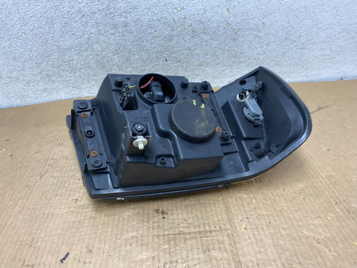 2002 to 2009 Gmc Envoy Left Driver Lh Side Headlight Halogen AI8207 DW10