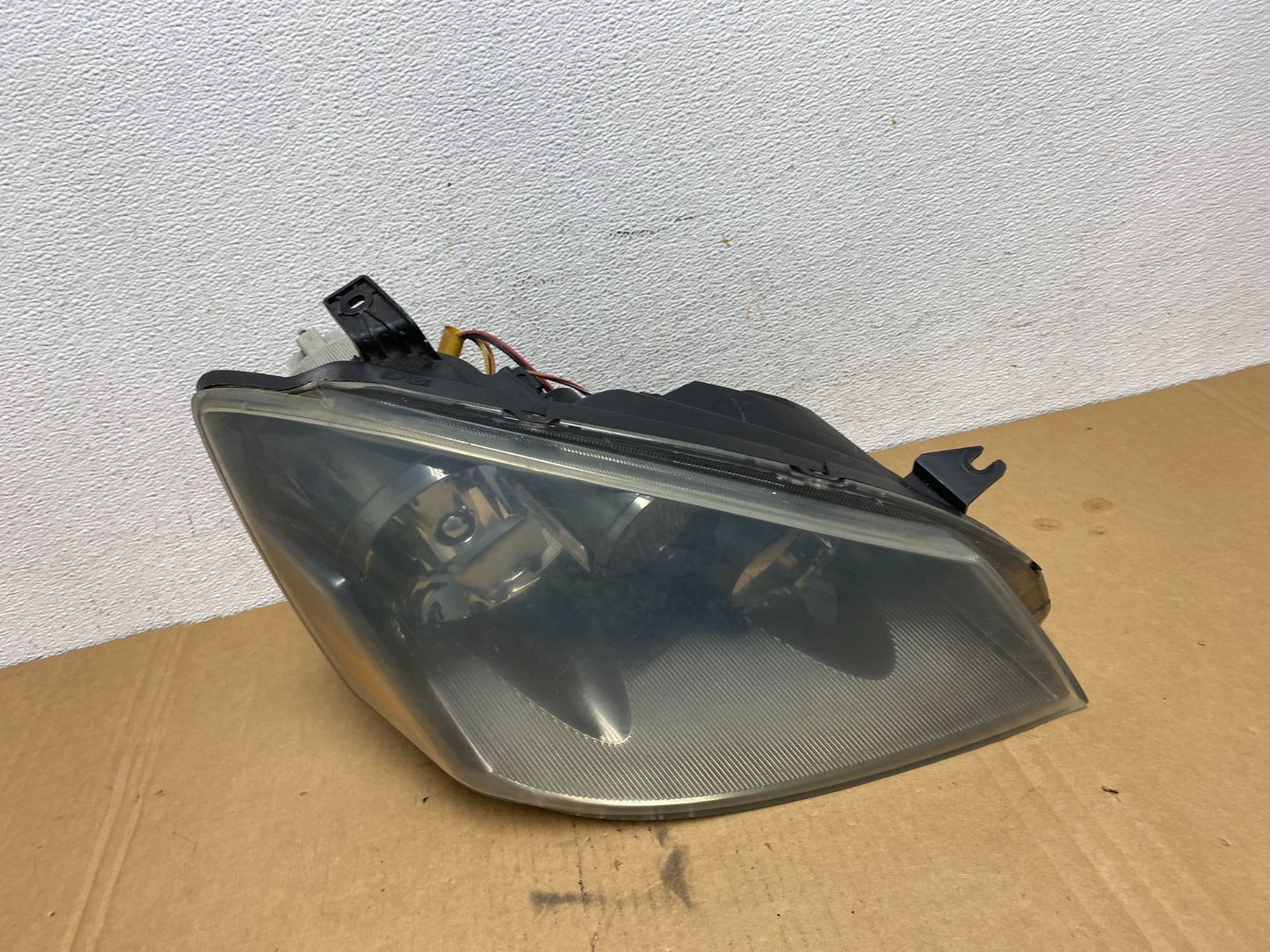 2005 to 2006 Nissan Altima Right Passenger Side Halogen Headlight AD2648 DG0