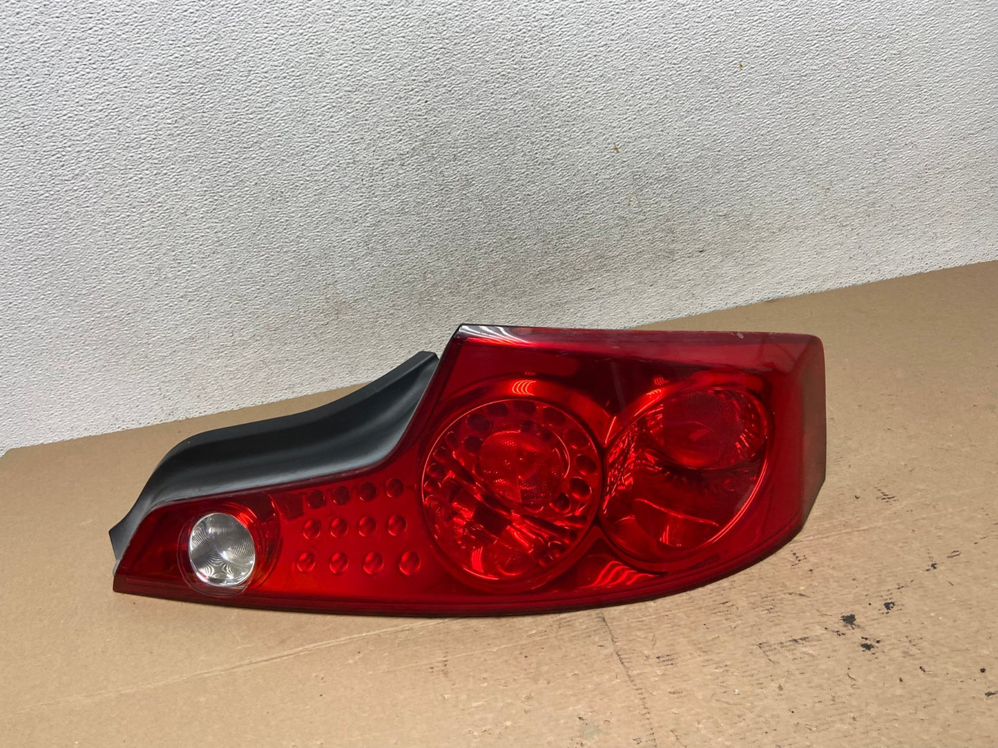 2003 - 2005 Infiniti G35 Coupe Right Passenger Rh Outer Tail Light AF4802 LK0
