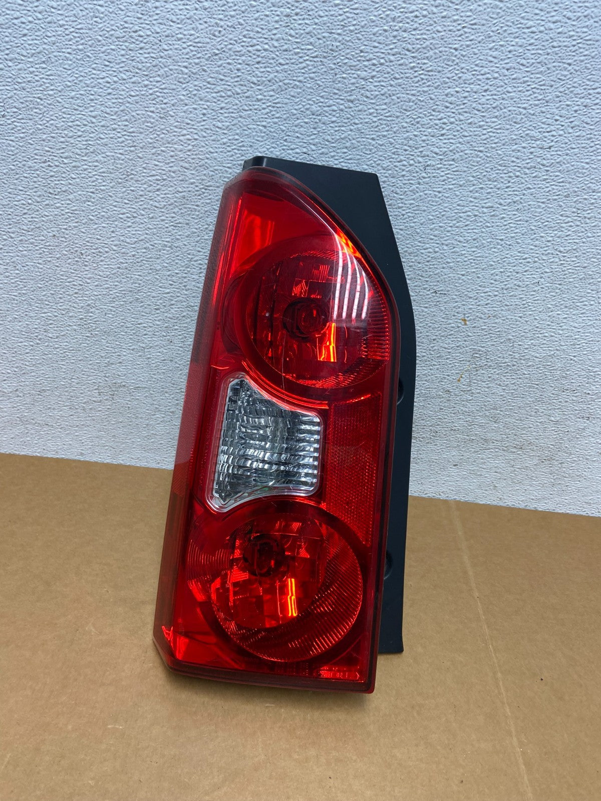 2005 to 2015 Nissan Xterra Tail light Left Driver Lh Side AD8886 DW0