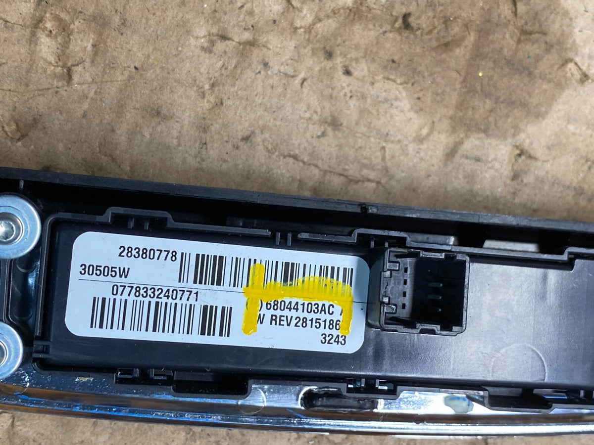 2011-2014 Chrysler 200 Dash Radio Bezel Trim Clock Hazard Bezel M8361 DG5