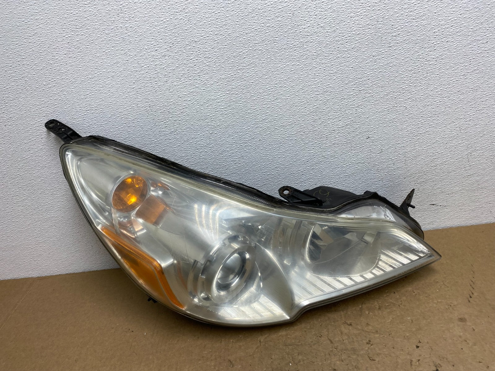 2010-2012 Subaru Legacy Outback Right Passenger Headlight Oem AC1504 DW0