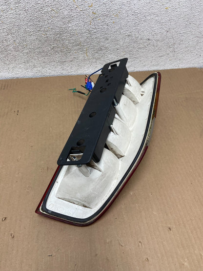 2002-2006 Mercedes Dodge Sprinter Right Passenger Rh Tail Light AH2993 DG5