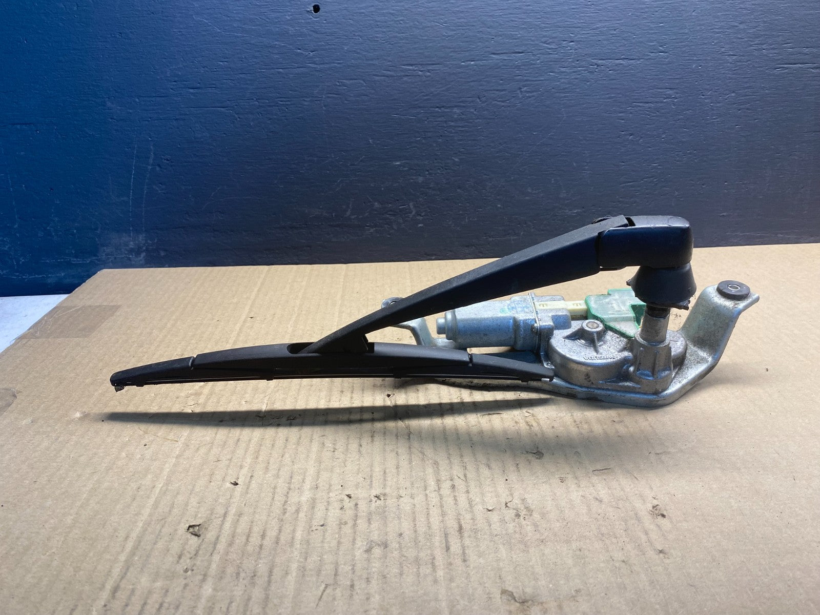 2007 to 2013 Mitsubishi Outlander Rear Windshield Wiper Motor AC04773