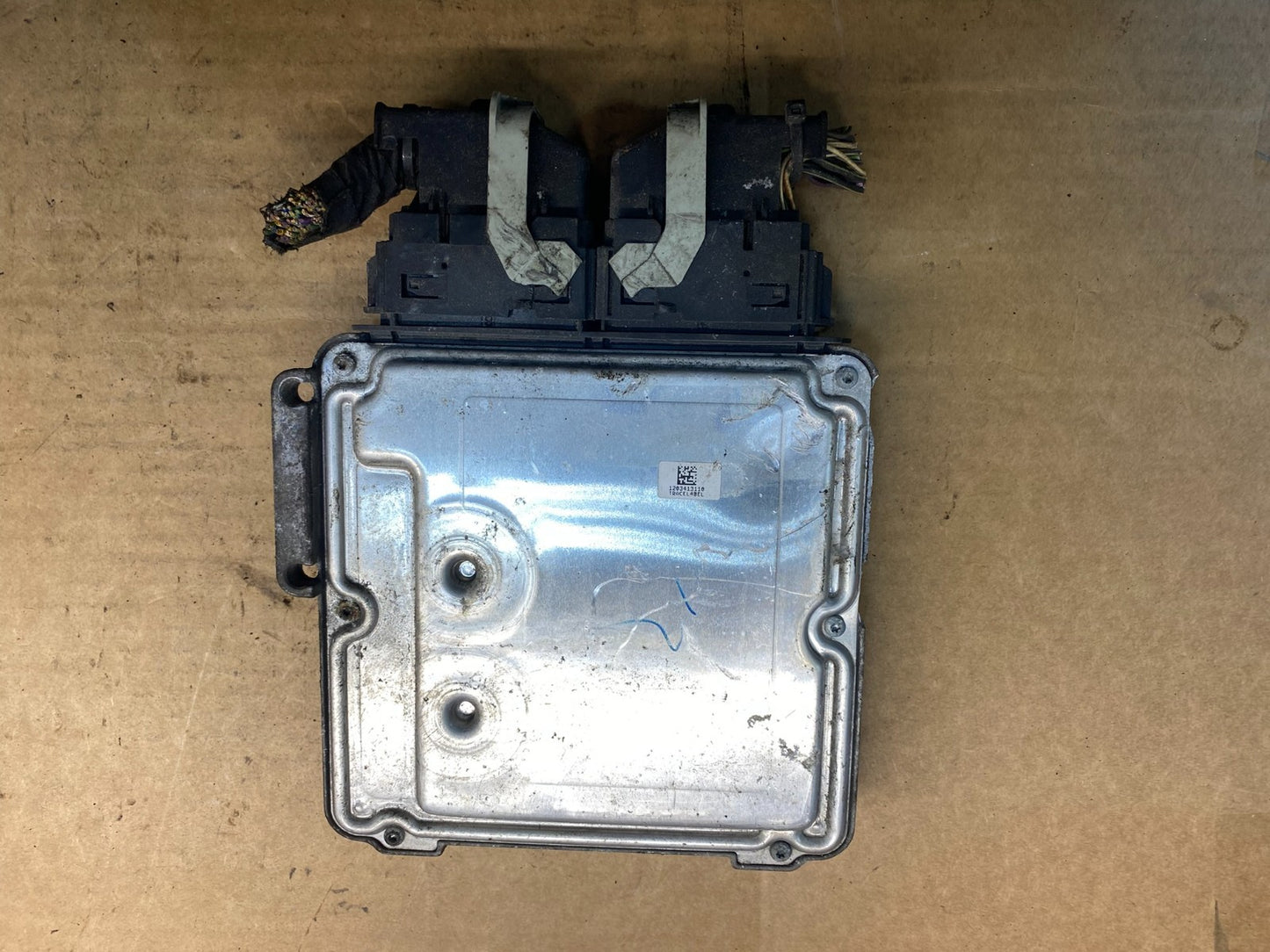 2014 2015 2016 Ford Fusion Engine Control Unit ECU Computer Module ad7491 DG1