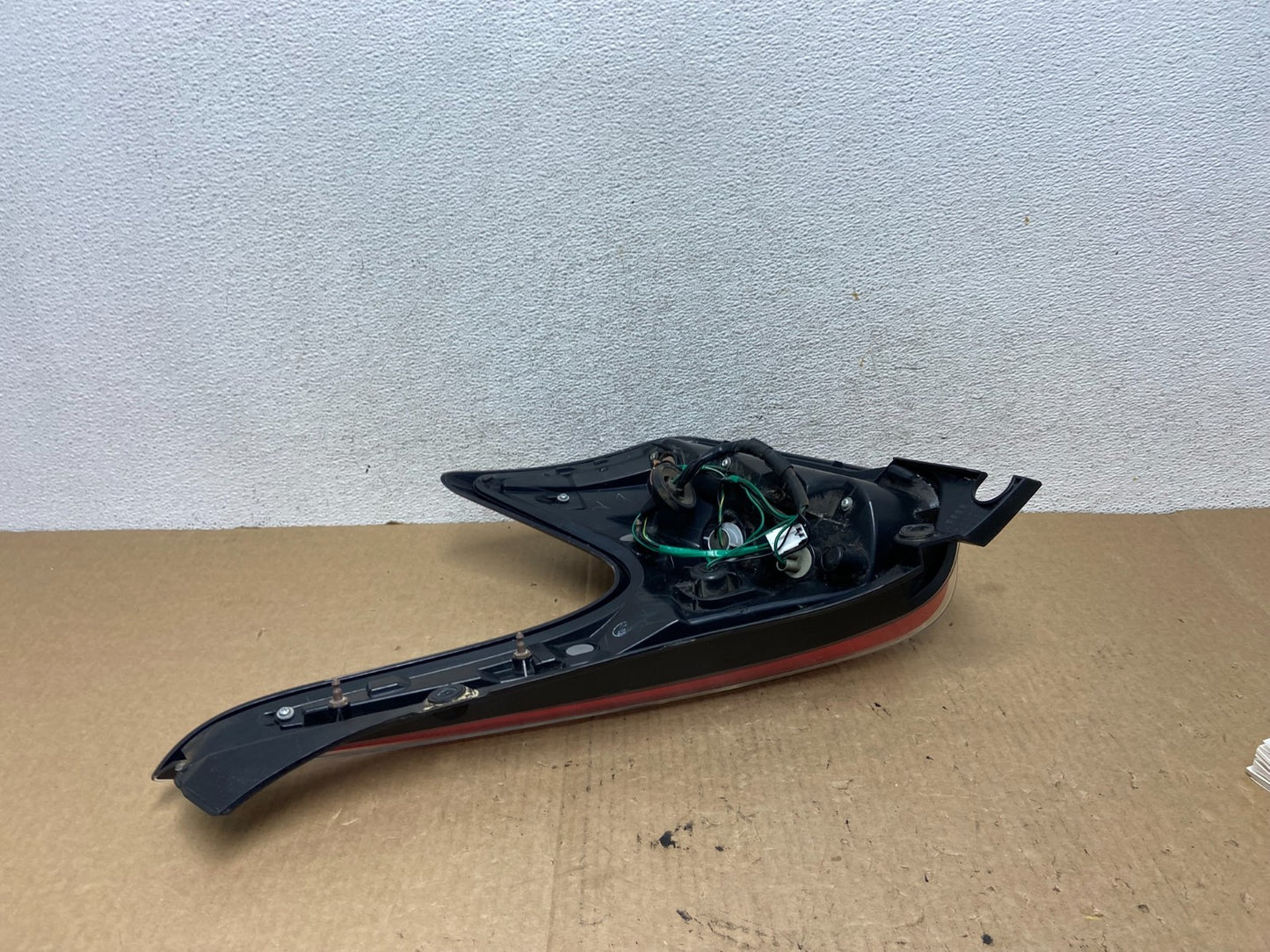 2015 to 2017 Nissan Juke Left Driver LH Side Tail Light AF9733 DW6