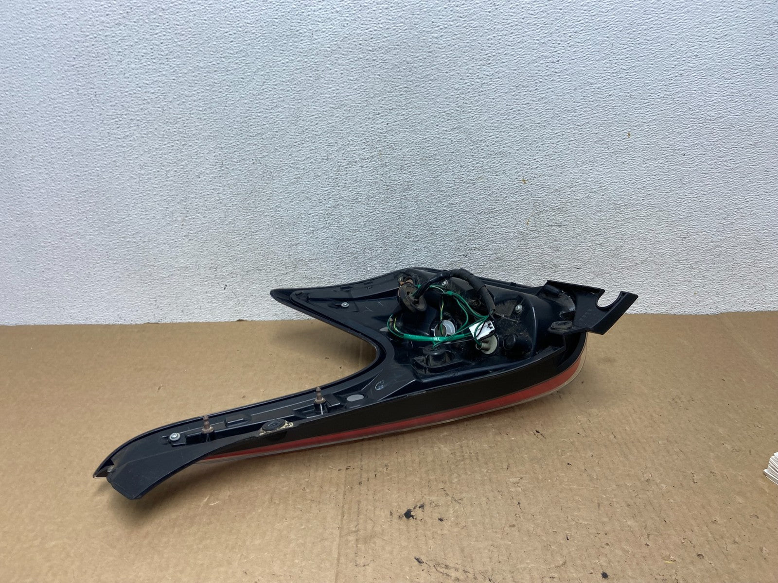 2015 to 2017 Nissan Juke Left Driver LH Side Tail Light AF9733 DW6
