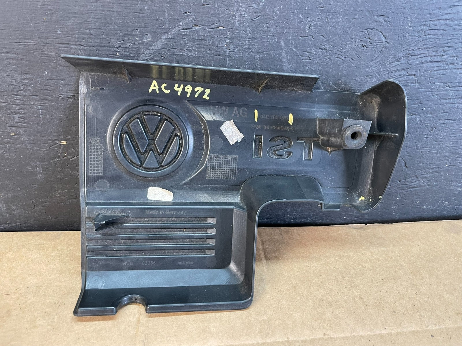 Volkswagen 1.4T EA211 Engine Cover Bonnet 04e103925 AC4972 DG3