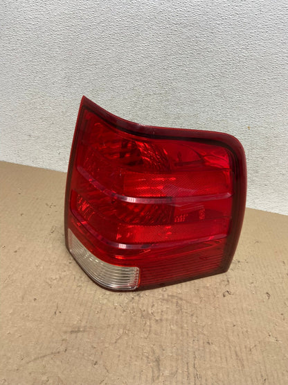 2003 2004 2005 2006 Ford Expedition Right Passenger Rh Tail light AG6544 LK0