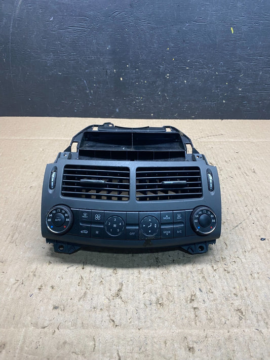 2007 - 2009 Mercedes W211 E550 E320 Center Console AC Heater Air Vent O7209 DG0