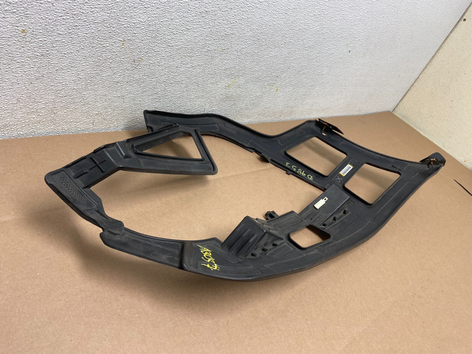 2013-2017 Chevrolet Traverse Front Left Driver LH Bumper Bracket OEM D98535