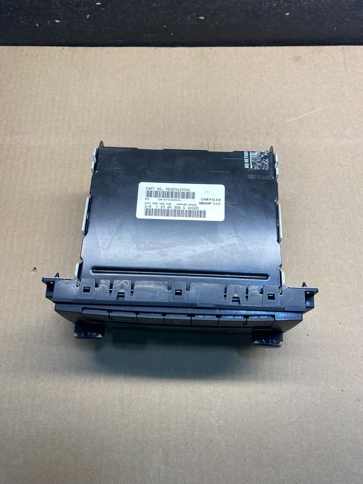 2007-2012 Chrysler Dodge Jeep Ram Radio CD MP3 AUX Receiver AH1655 DG3