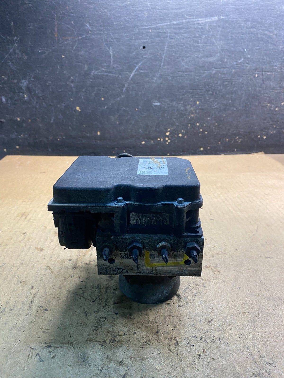 2010 to 2012 Audi A4 ABS Anti-Lock Brake Pump 8K061451 OEM Z2405 DG2