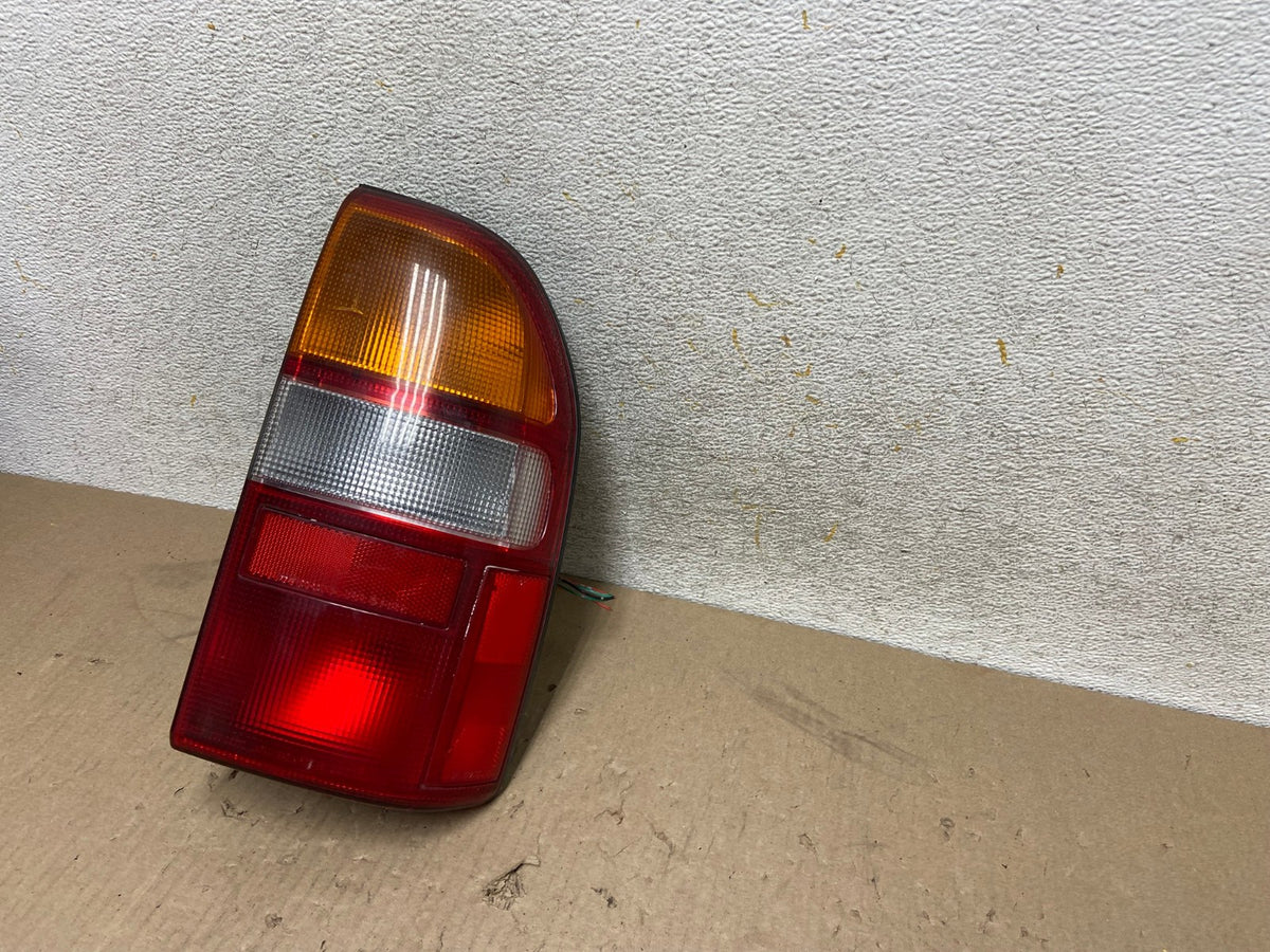 1999 to 2003 Suzuki XL-7 Vitara Right Passenger RH Side Tail Light AH6942 LK2