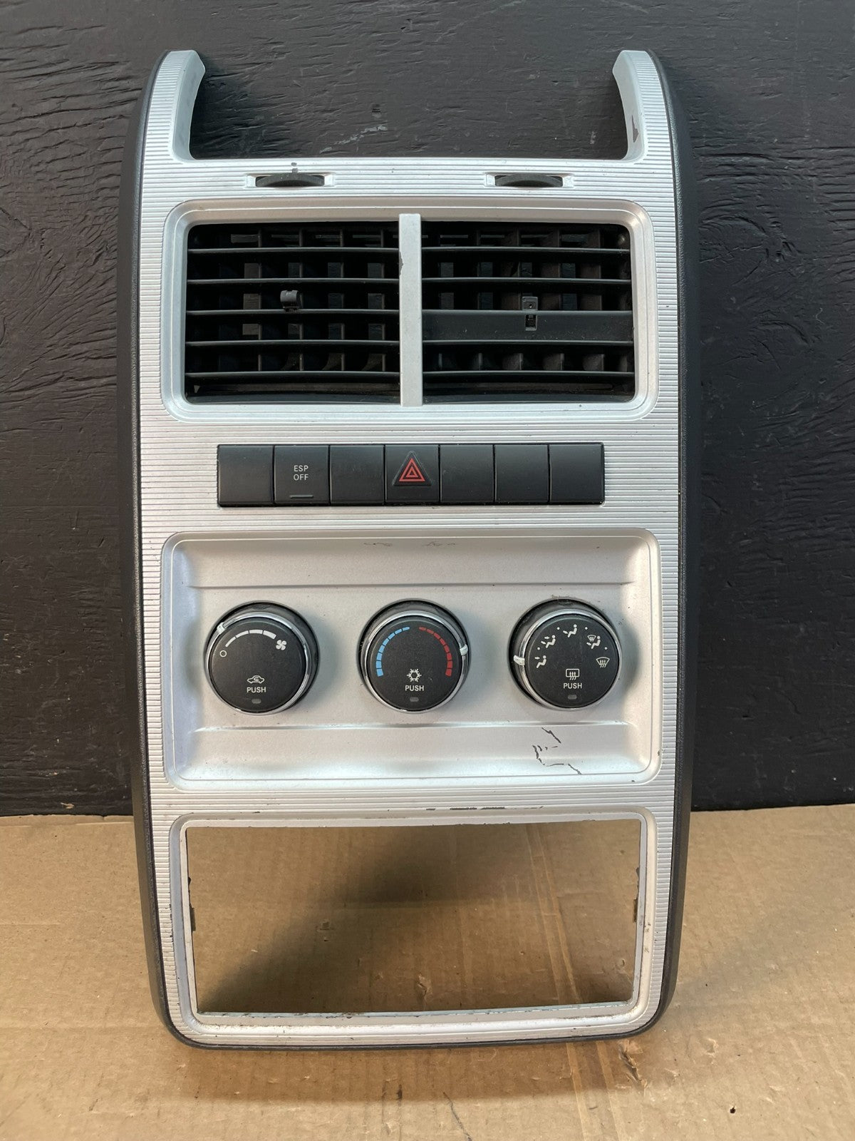 2009 2010 Dodge Journey Center Dash A/C AC Climate Control Bezel Trim AC4911  DG0