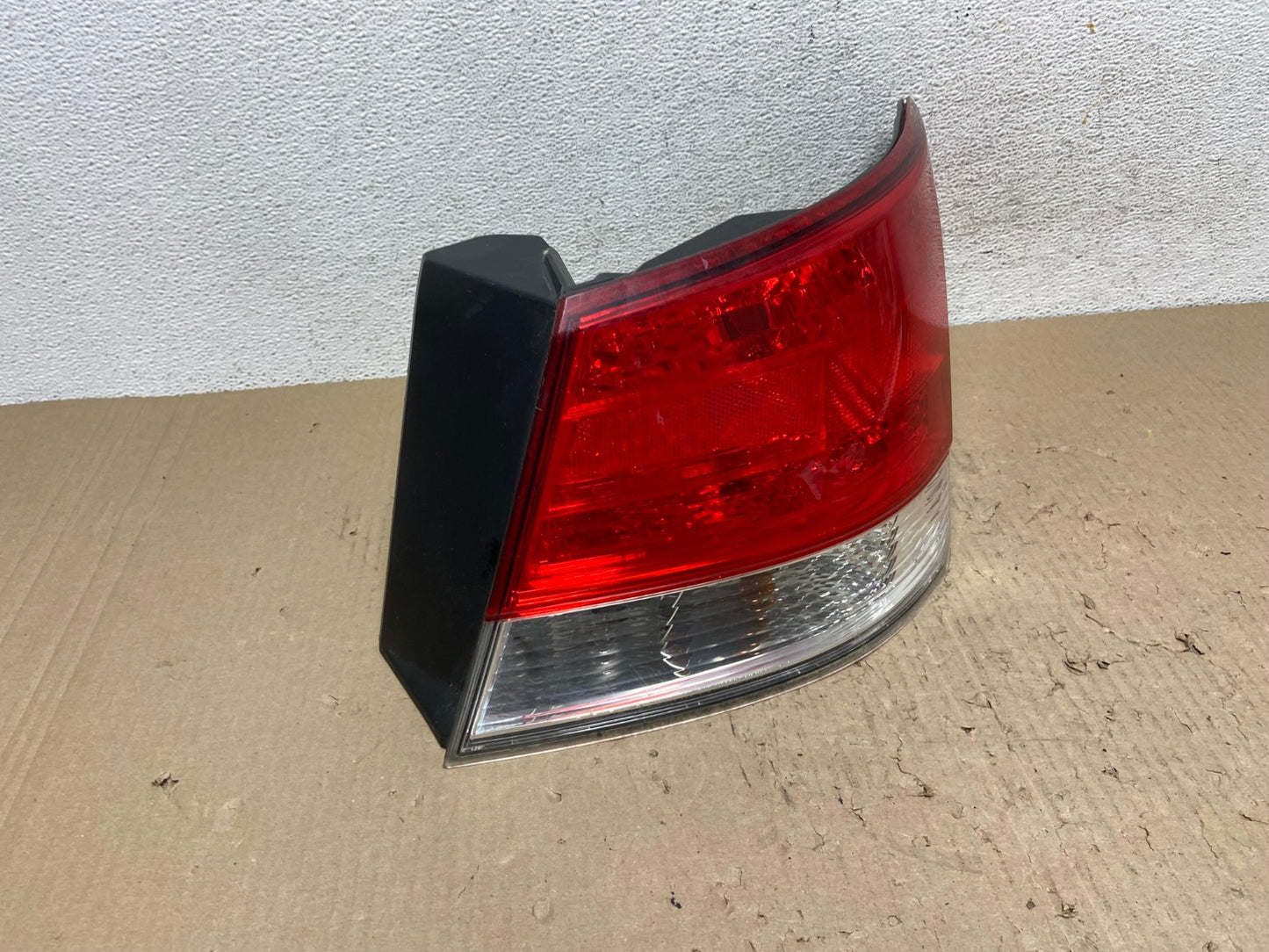 2010 to 2014 Subaru Legacy Right Passenger Rh Side Tail Light AE9814 LK2