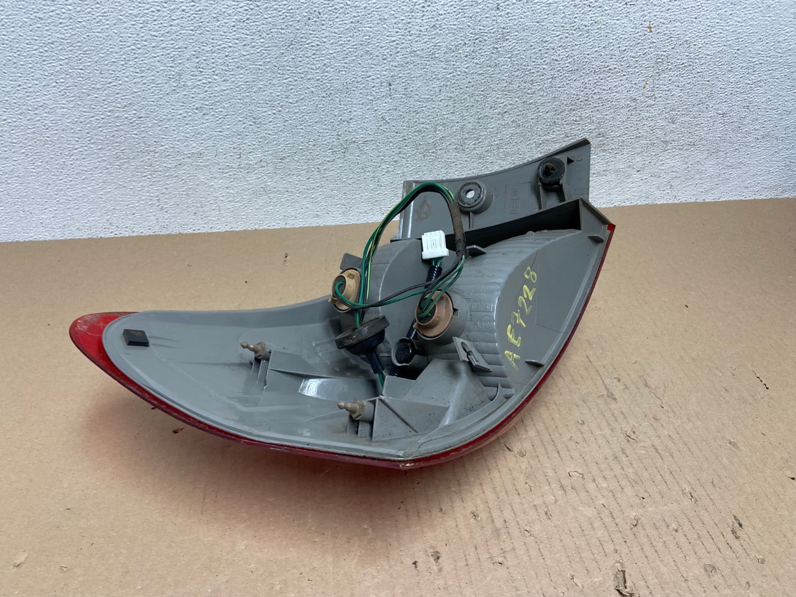 2008 to 2015 Nissan Rogue Right Passenger Rh Side Tail Light AE7228 LK5