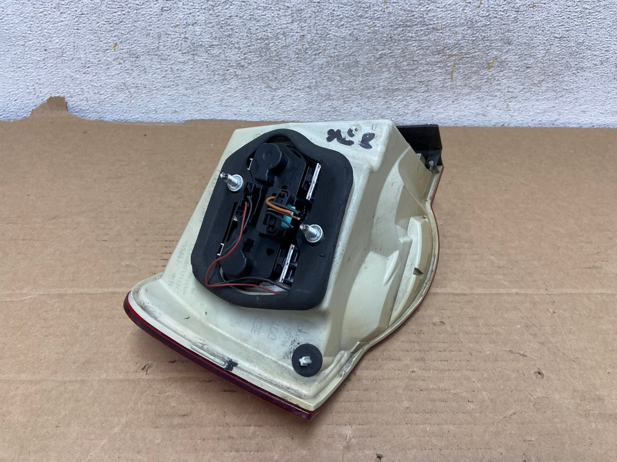 2005 2006 2007 Volkswagen Jetta Right Passenger Rh Side Tail Light AH7862 LK5