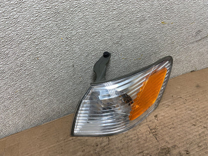 2000 - 2001 Toyota Camry Front Left Driver Lh Turn Signal AA9759 DW2